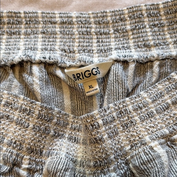 Briggs New York Women's Shorts - Striped Cream and Olive - Picture 6 of 6